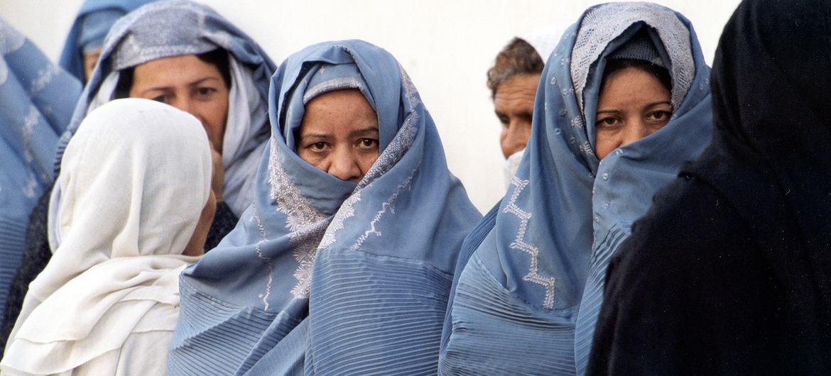 Women wait at a maternal health hospital, the only one of its type in Afghanistan. (Photo by ©UNICEF/Shehzad Noorani)